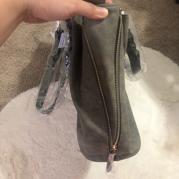 VR NYC Large Zip Closure Tote Handbag w/ Half Moon Pouch - Picture 8 of 8